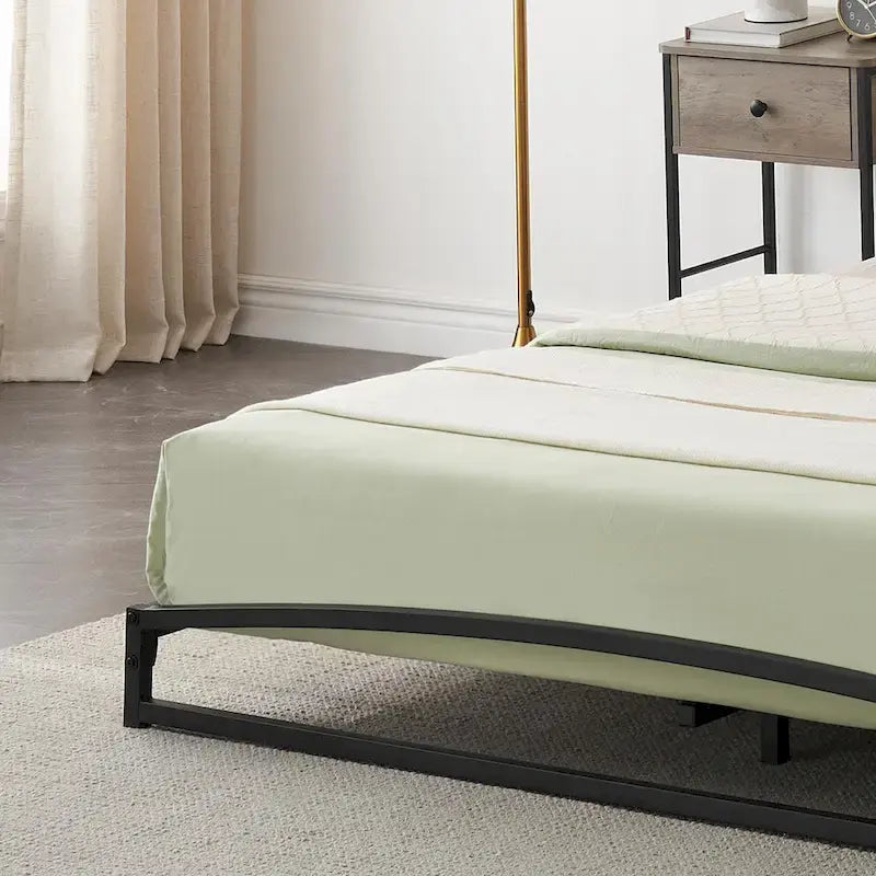 Telaio letto a piattaforma in metallo nero, testiera arcuata, profilo basso, Twin/Full/Queen/King