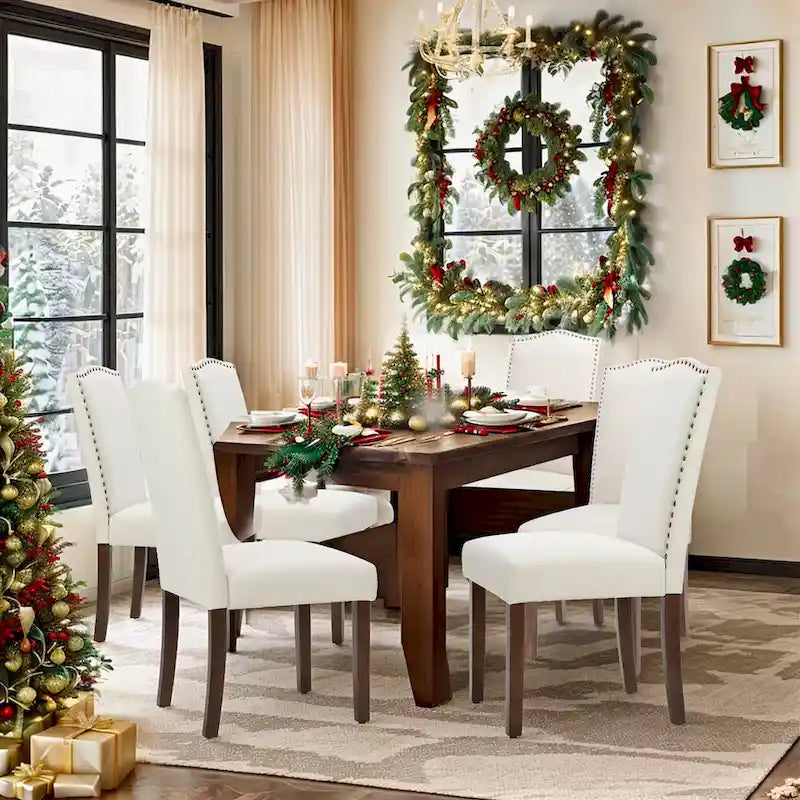Sedie da pranzo in tessuto di lino beige con schienale borchiato, gambe in legno massello - Set da 2